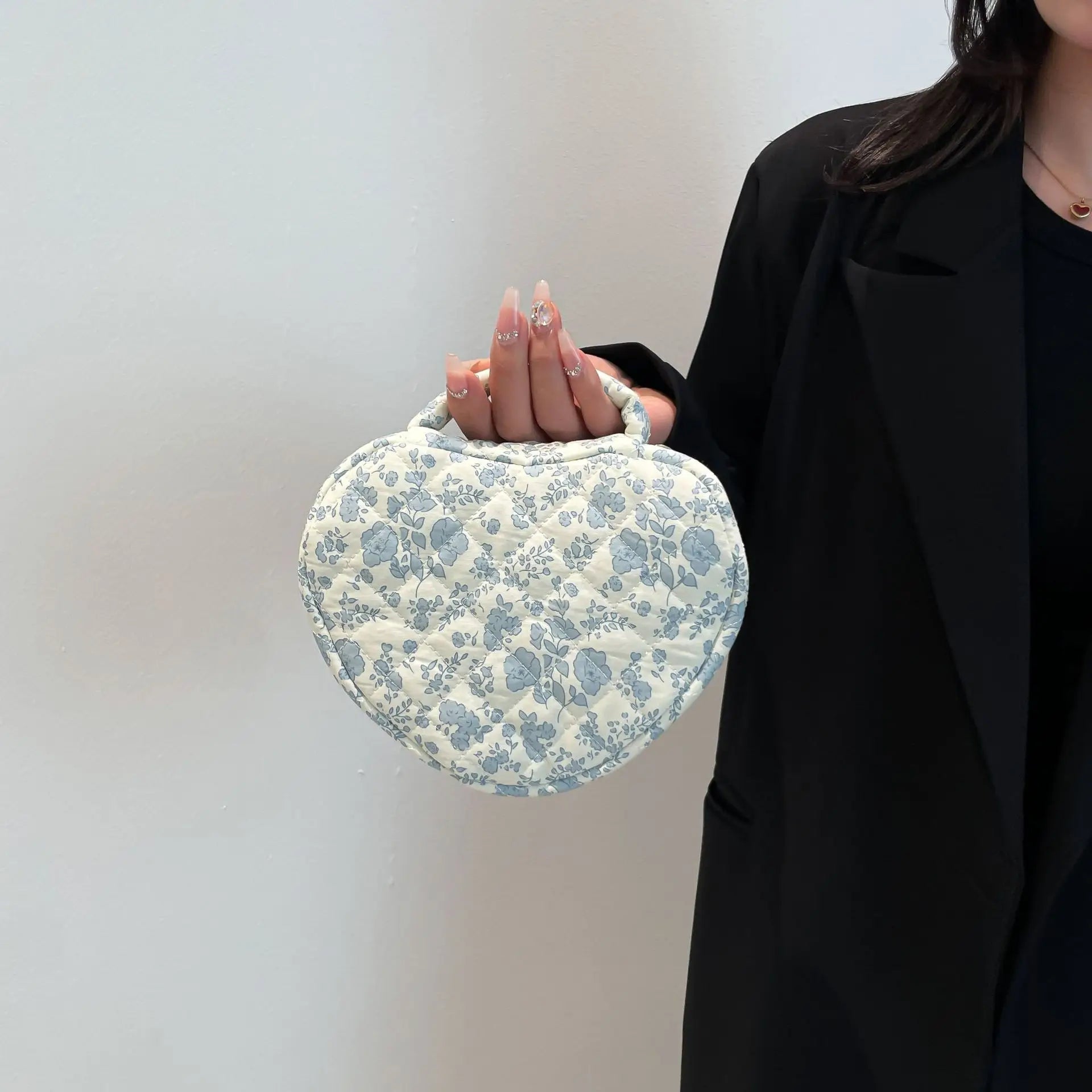 Cosmetic Bag Large Capacity Love Floral Makeup Bag Portable Quilted Quilted Cotton Storage Handbag Travel Portable Toiletry Bags