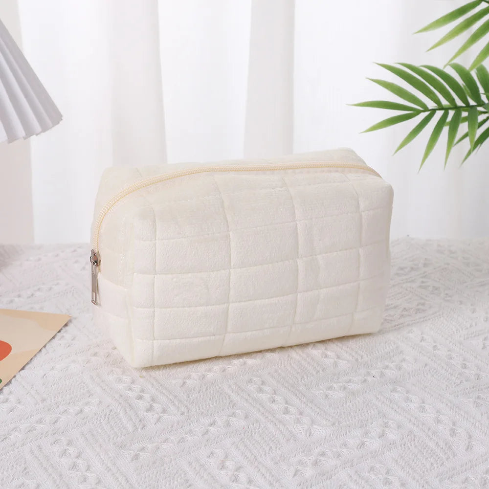 Cosmetic Storage Bag, Perfect for Students And Women for Travel Storage,Vacation Organizers, And Large-Capacity Cosmetic Cases.