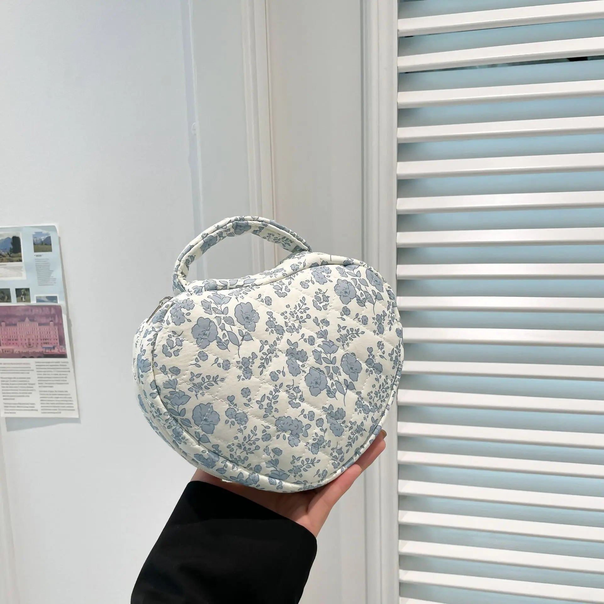 Cosmetic Bag Large Capacity Love Floral Makeup Bag Portable Quilted Quilted Cotton Storage Handbag Travel Portable Toiletry Bags