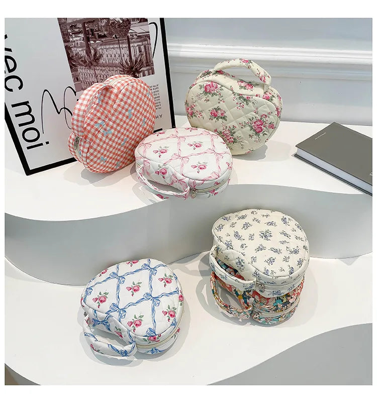 Cosmetic Bag Large Capacity Love Floral Makeup Bag Portable Quilted Quilted Cotton Storage Handbag Travel Portable Toiletry Bags