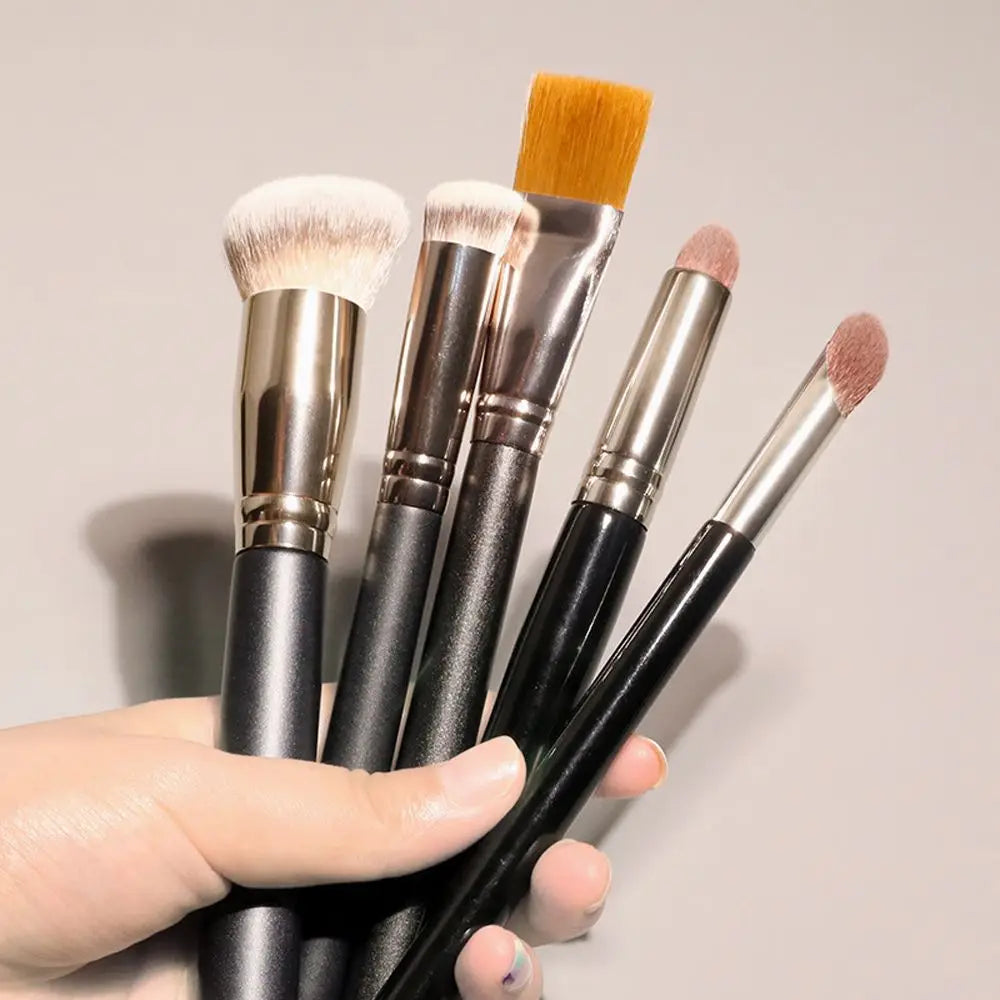 Contour Brush Eyeshadow Beauty Tool Cosmetic Brush Face Brush Kabuki Brush Foundation Concealer Brush Makeup Brush