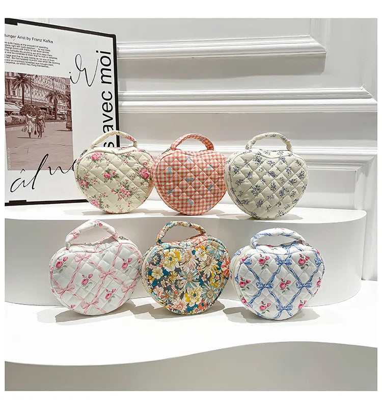 Cosmetic Bag Large Capacity Love Floral Makeup Bag Portable Quilted Quilted Cotton Storage Handbag Travel Portable Toiletry Bags