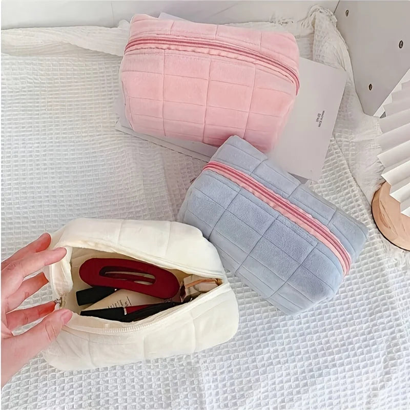 Cosmetic Storage Bag, Perfect for Students And Women for Travel Storage,Vacation Organizers, And Large-Capacity Cosmetic Cases.